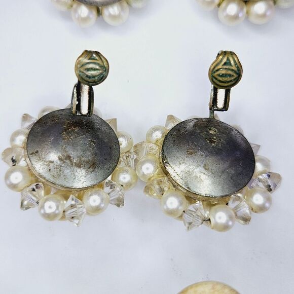 Lot Of Four Sets of Vintage Hand Beaded Japan Round Clip On Faux Pearl Earrings - Picture 15 of 16